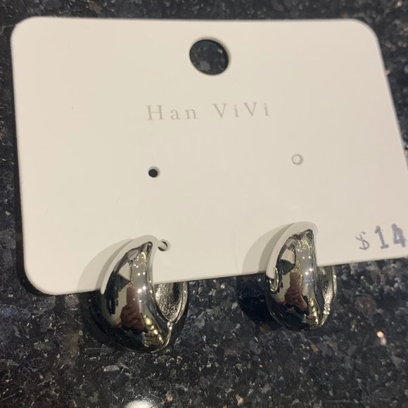 CHUNKY SILVER HOOPS - Picture 2 of 4